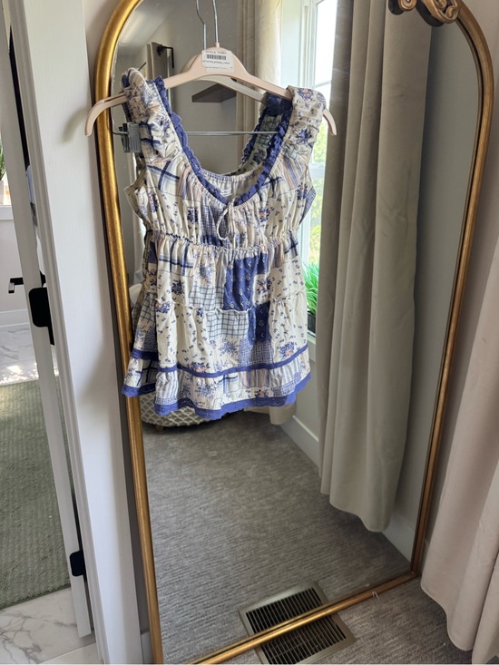 Kimchi Blue Tops - Kimchi Blue Blue and Cream Floral Ruffle Camisole